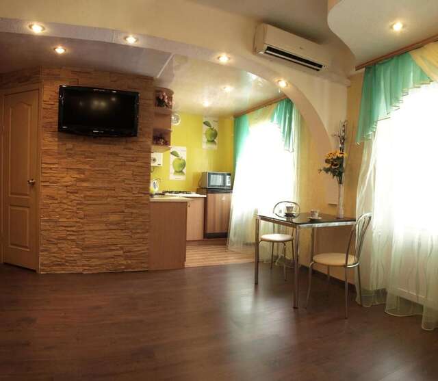 Апартаменты Квартира на проспекте Александра Поля с ромашками (Apartment on the Oleksandra Polia avenue with chamomiles) Днепр-10